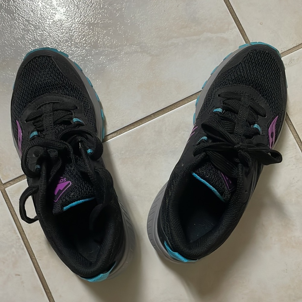 Like new! Teal and black excursion tr15 running shoes, Saucony